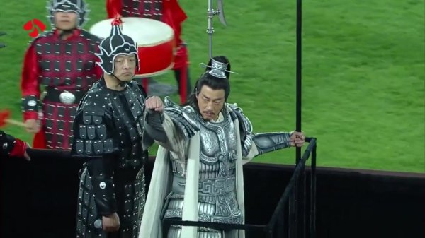 股票配资盘 项羽助阵苏超！何润东身披战甲，乘古代战车绕场，为宿迁队助阵！